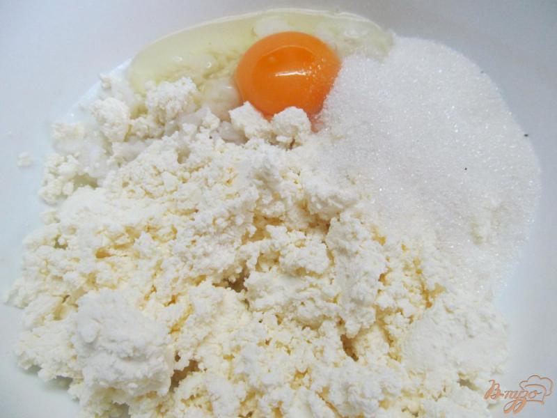 Фото приготовление рецепта: Сырники с рисом под клубничным соусом шаг №1
