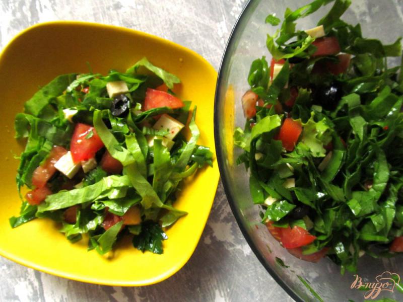Фото приготовление рецепта: Овощной салат с маслинами и брынзой шаг №6