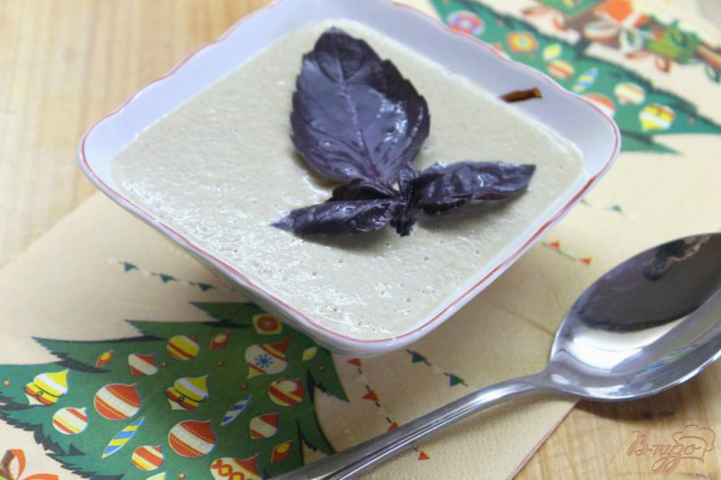 Фото приготовление рецепта: Крем - суп из шампиньонов на курином бульоне шаг №7