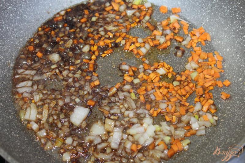 Фото приготовление рецепта: Рыбный суп из щуки с тимьяном шаг №2