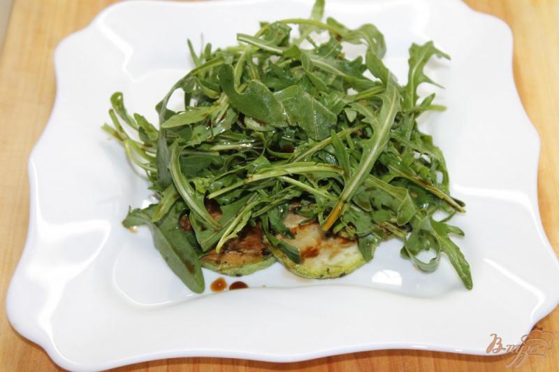 Фото приготовление рецепта: Салат из овощей гриль с фетой и куриной печенью шаг №5