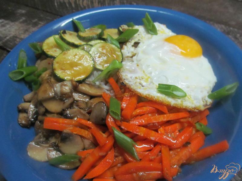 Фото приготовление рецепта: Корейский рис с овощами шаг №8