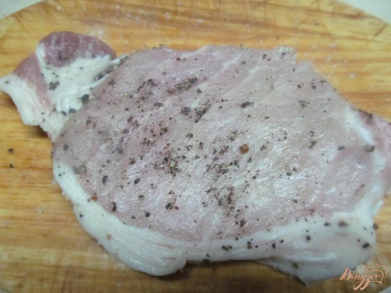 Фото приготовление рецепта: Свинина с брокколи под соусом шаг №1