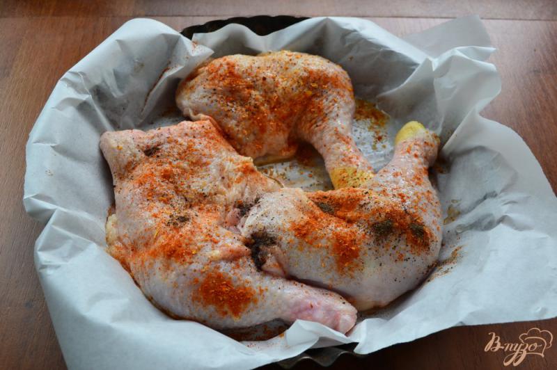 Фото приготовление рецепта: Курица с молодым картофелем под сметанно-горчичным соусом шаг №1