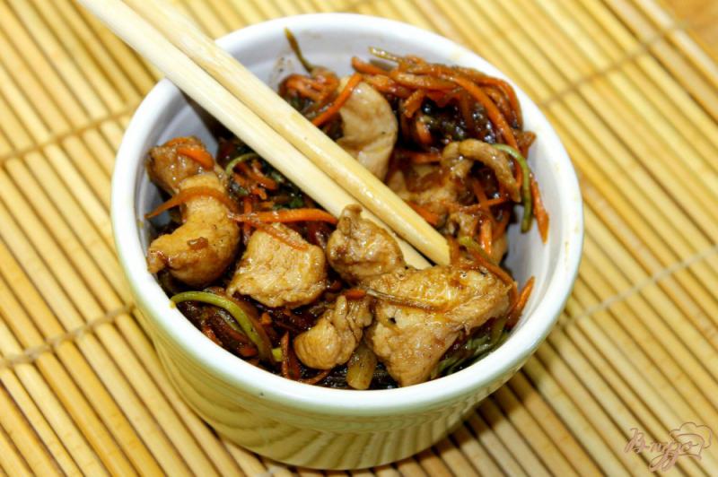 Фото приготовление рецепта: Куриное филе с овощами по - китайски шаг №7