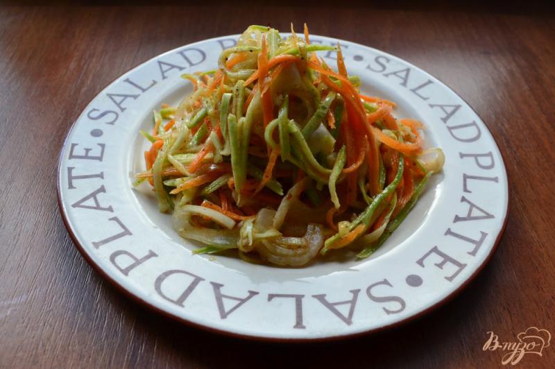 Фото приготовление рецепта: Китайский салат из кабачков и моркови шаг №5