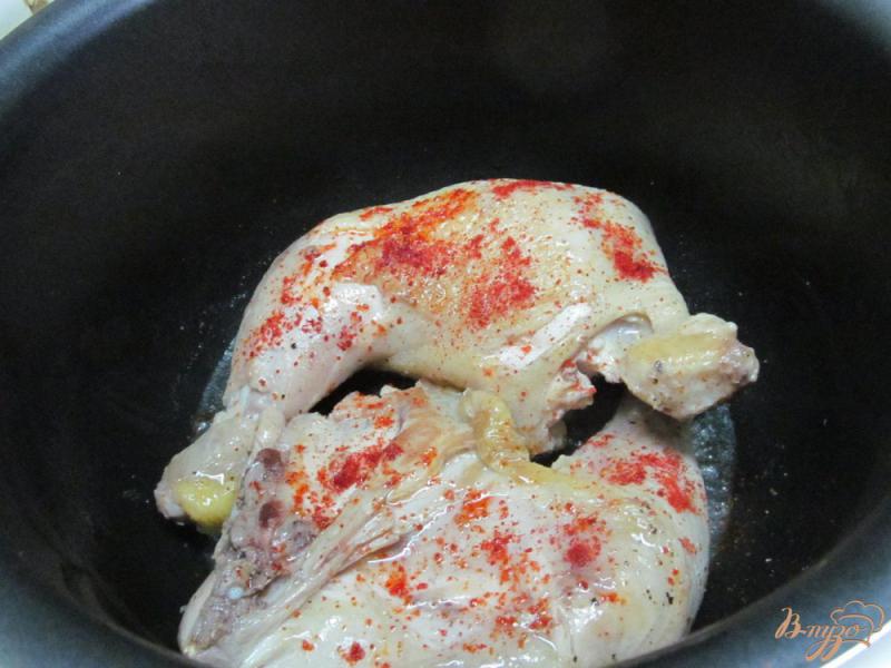 Фото приготовление рецепта: Куриные окорочка с кабачком под оливковым соусом шаг №1