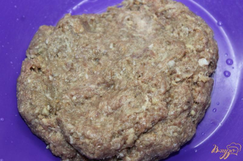 Фото приготовление рецепта: Мини сосиски из мясного фарша с базиликом шаг №1
