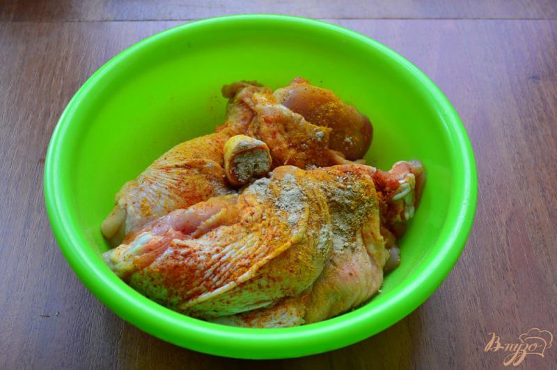 Фото приготовление рецепта: Курица в сметанном соусе с карри и медом в духовке шаг №1