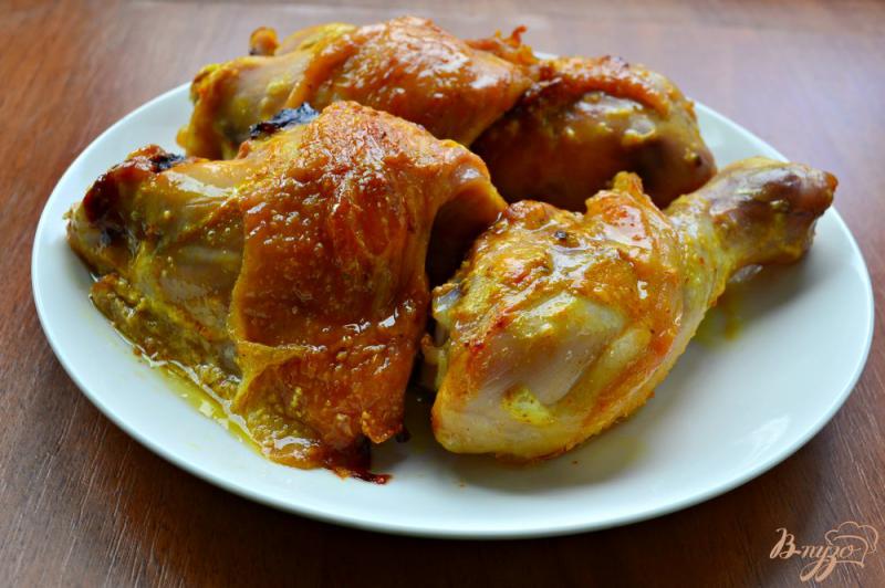 Фото приготовление рецепта: Курица в сметанном соусе с карри и медом в духовке шаг №6