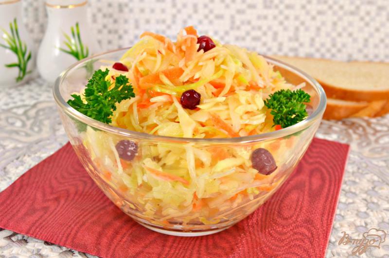 Фото приготовление рецепта: Салат из капусты и моркови с уксусом шаг №5