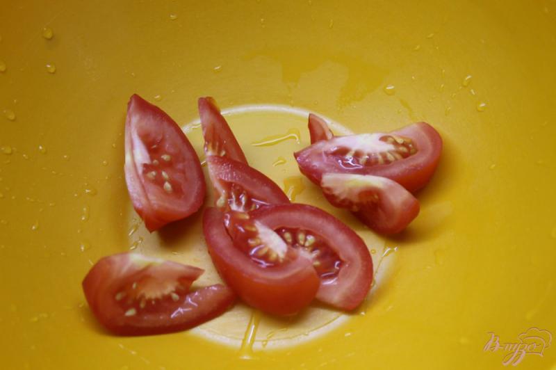 Фото приготовление рецепта: Овощной салат с чесночными стрелами и сыром шаг №1