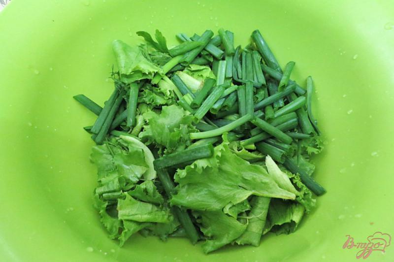 Фото приготовление рецепта: Cметанный соус зелёный (дип) шаг №3