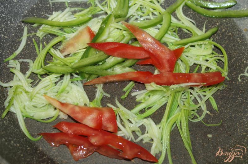 Фото приготовление рецепта: Овощная паста с томатным соусом шаг №2
