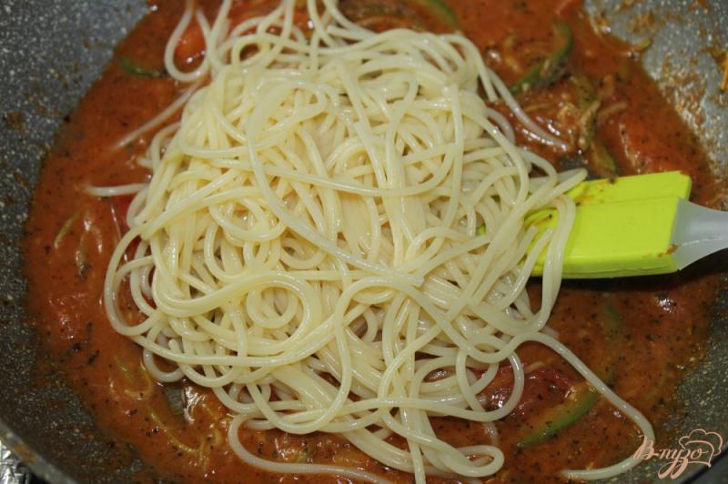 Фото приготовление рецепта: Овощная паста с томатным соусом шаг №5