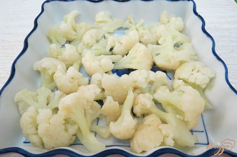 Фото приготовление рецепта: Запеканка из цветной капусты с яйцом и сыром шаг №8