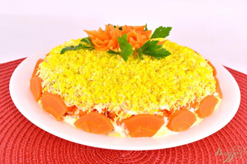Фото приготовление рецепта: Салат «Мимоза» с картофелем и твердым сыром шаг №8