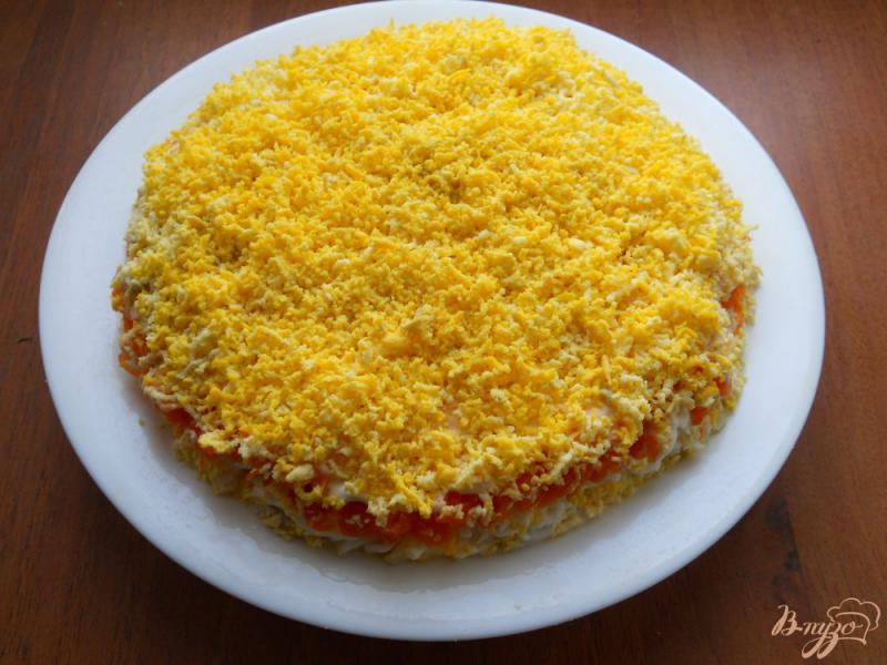 Фото приготовление рецепта: Салат «Мимоза» с картофелем и твердым сыром шаг №7
