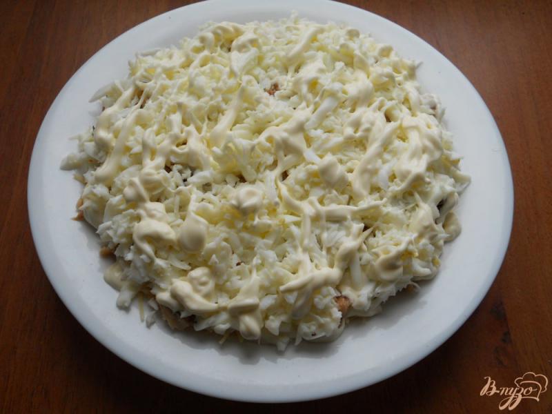 Фото приготовление рецепта: Салат «Мимоза» с картофелем и твердым сыром шаг №5