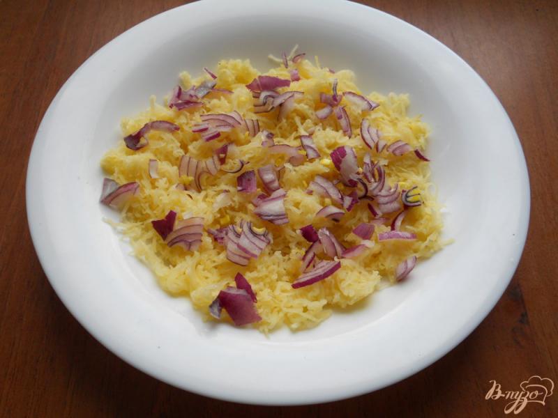 Фото приготовление рецепта: Салат «Мимоза» с картофелем и твердым сыром шаг №1