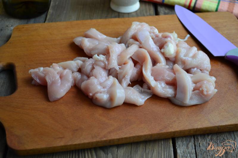 Фото приготовление рецепта: Куриное филе в остро-сладком соусе шаг №1