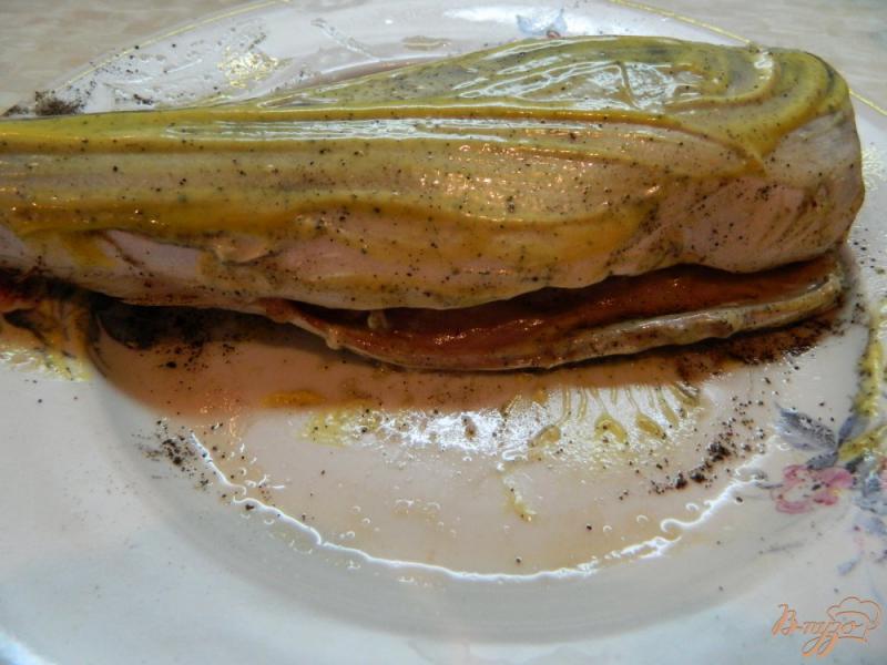 Фото приготовление рецепта: Запеченная скумбрия фаршированная овощами шаг №3