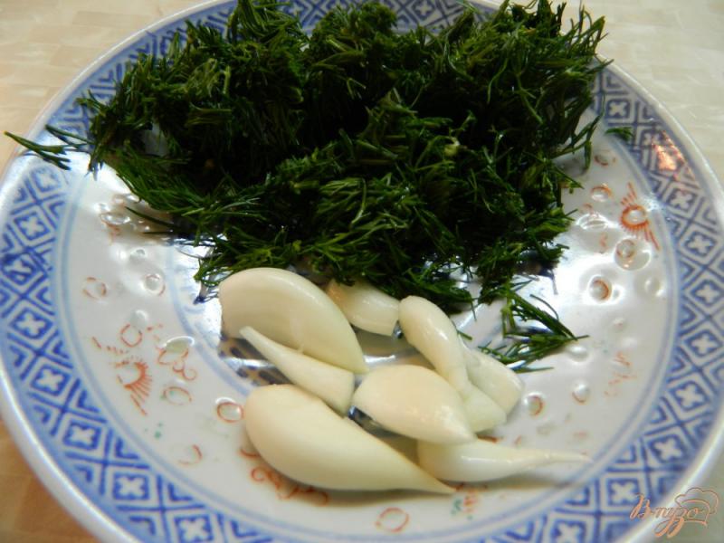Фото приготовление рецепта: Молодой картофель с чесноком и зеленью шаг №3