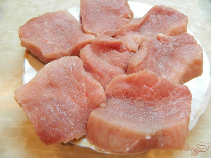 Фото приготовление рецепта: Свинина со смородиновым соусом шаг №1