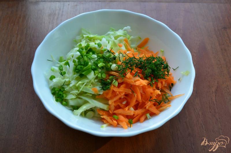 Фото приготовление рецепта: Салат из кабачков и капусты шаг №3