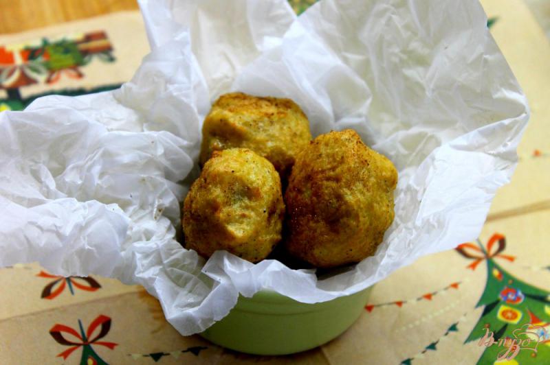 Фото приготовление рецепта: Картофельные шарики с кабачком во фритюре шаг №6
