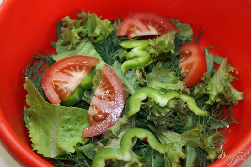 Фото приготовление рецепта: Свежий салат с овощами и брынзой шаг №2