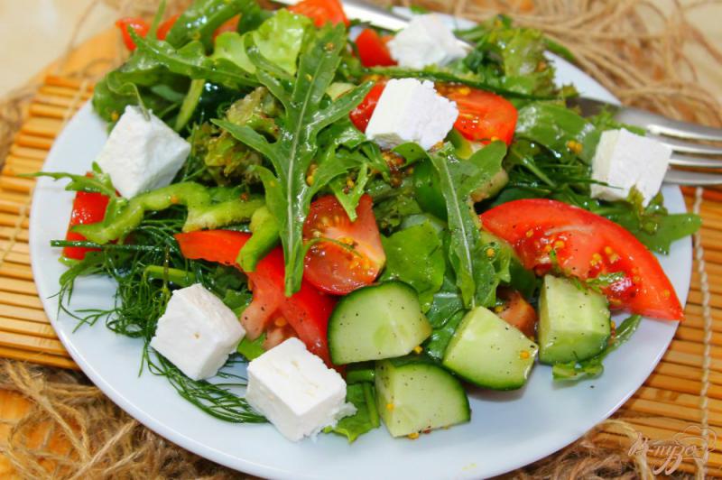 Фото приготовление рецепта: Свежий салат с овощами и брынзой шаг №5