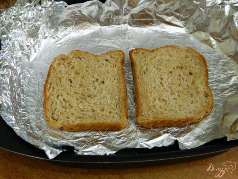 Фото приготовление рецепта: Горячие бутерброды с яйцом шаг №1