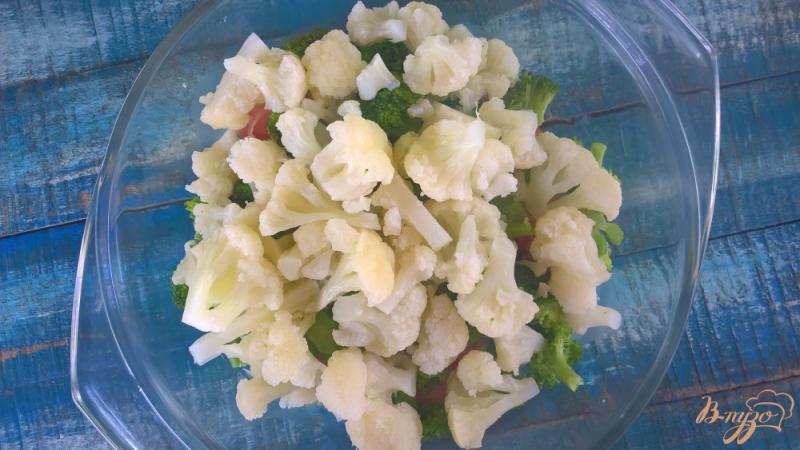 Фото приготовление рецепта: Салат из цветной капусты и брокколи шаг №3