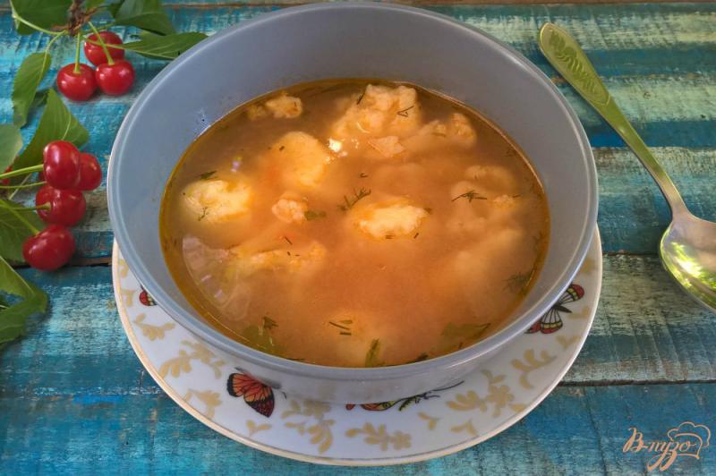 Фото приготовление рецепта: Суп с картофельными клецками и цветной капустой шаг №7