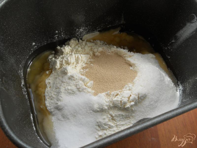 Фото приготовление рецепта: Жареные пирожки с картофелем и мясом шаг №2