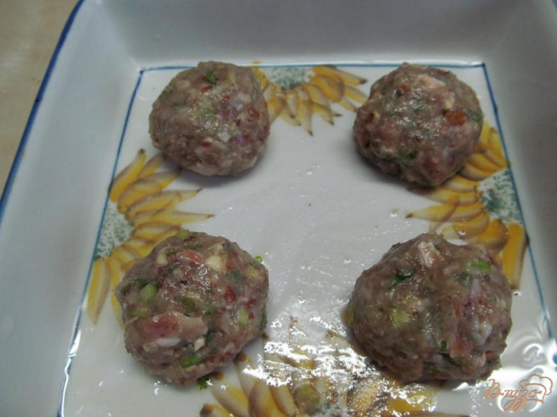 Фото приготовление рецепта: Паста с фрикадельками и овощами шаг №3
