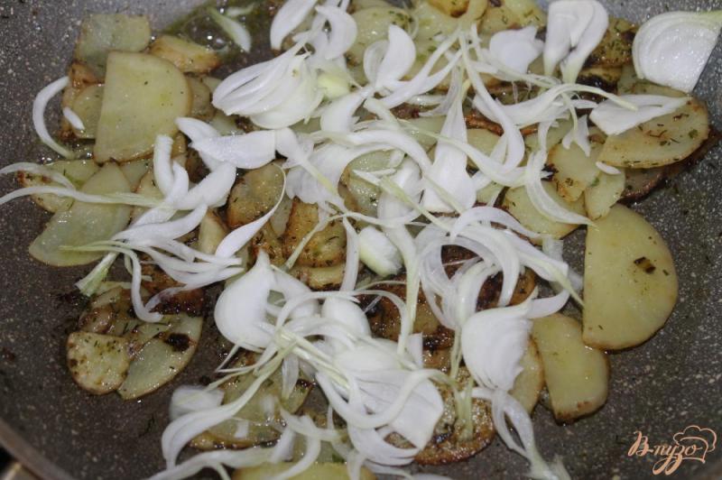 Фото приготовление рецепта: Сытный картофель по - сельски с цуккини шаг №4