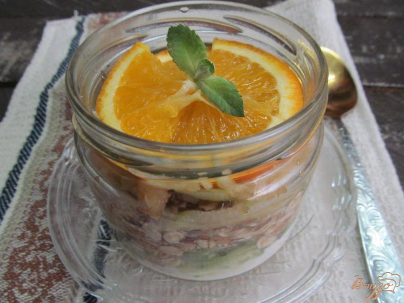 Фото приготовление рецепта: Завтрак в банке с кабачком и апельсином шаг №9