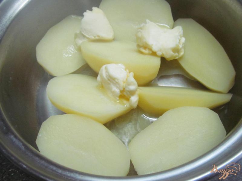 Фото приготовление рецепта: Базиликовое картофельное пюре шаг №4