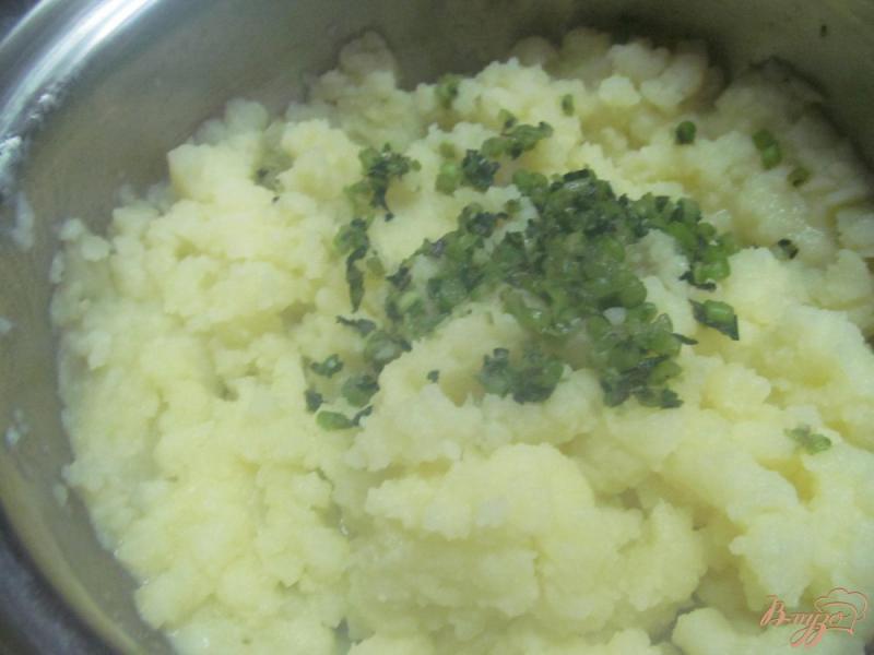 Фото приготовление рецепта: Базиликовое картофельное пюре шаг №5