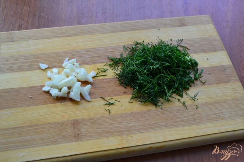 Фото приготовление рецепта: Жареные кабачки с чесноком и зеленью шаг №3