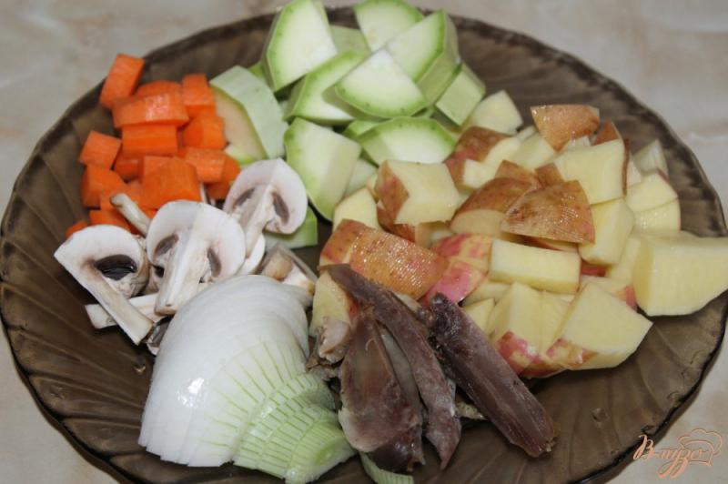 Фото приготовление рецепта: Рагу из молодых овощей с куриным мясом шаг №1