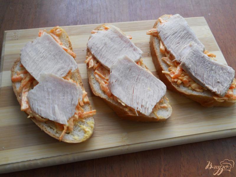 Фото приготовление рецепта: Бутерброды с морковью и отварным мясом шаг №3