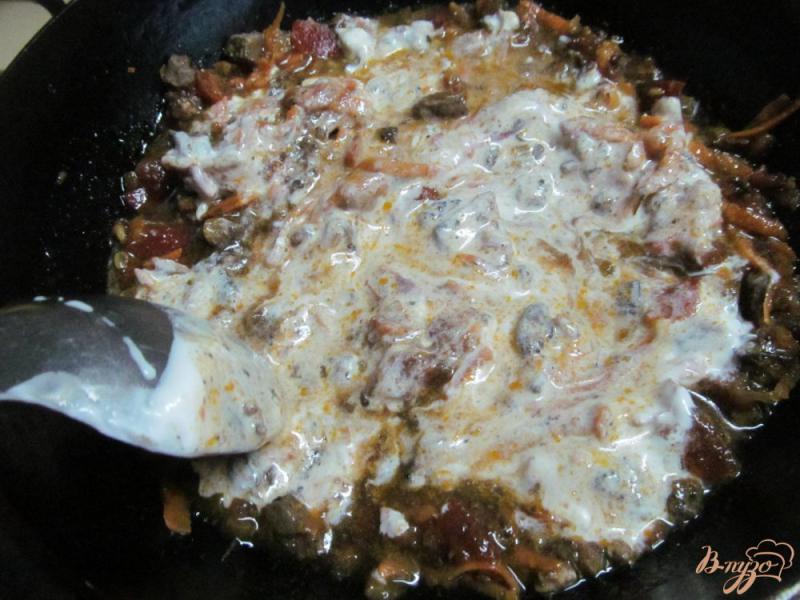 Фото приготовление рецепта: Картофель с соусом Болоньезе шаг №6
