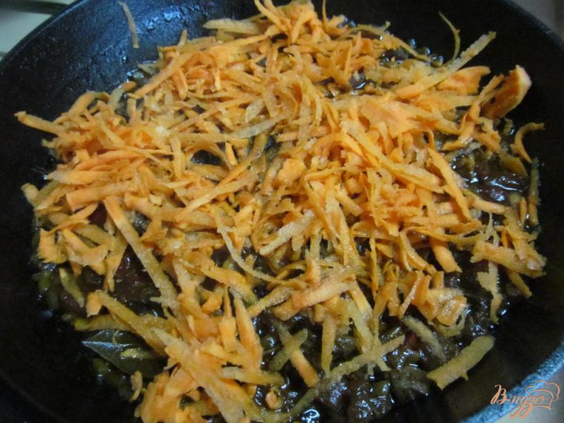 Фото приготовление рецепта: Картофель с соусом Болоньезе шаг №5