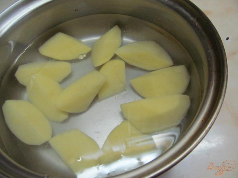 Фото приготовление рецепта: Картофель с соусом Болоньезе шаг №7