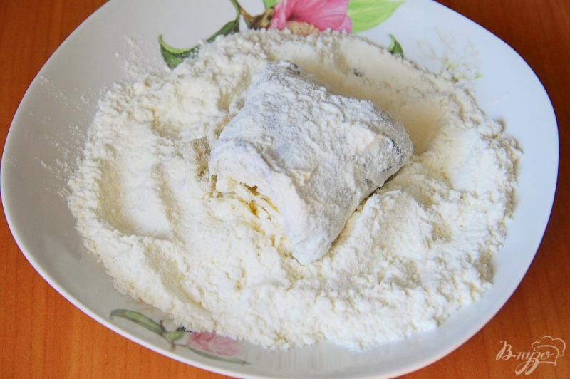 Фото приготовление рецепта: Рулеты с сыром из филе минтая шаг №6