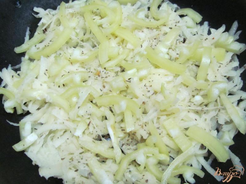 Фото приготовление рецепта: Фриттата с картофелем и крапивой шаг №2