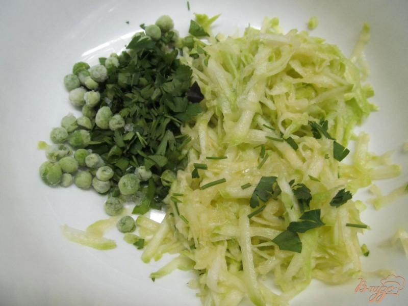 Фото приготовление рецепта: Зеленый омлет с сельдереем шаг №2
